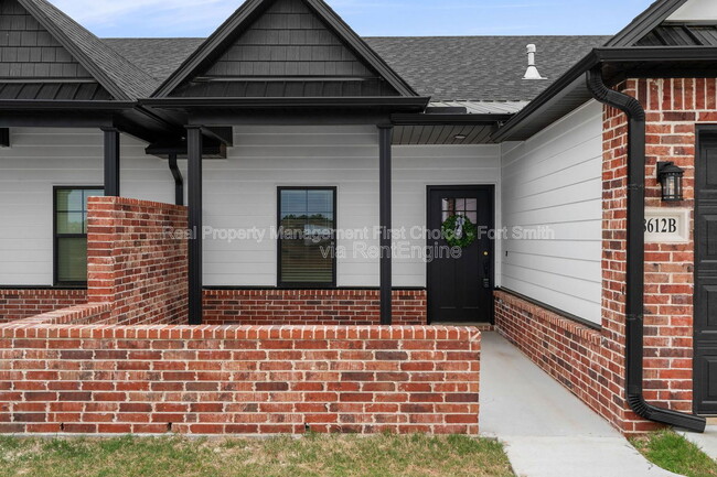 10108 Talavera Trl in Fort Smith, AR - Foto de edificio - Building Photo