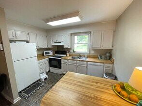 2 Rollingview Ct in Durham, NC - Building Photo - Building Photo