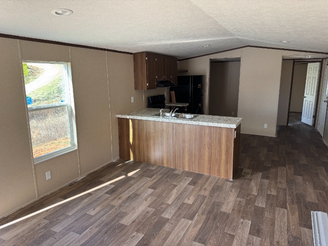 109 Cheoah Rdg Dr in Alexander, NC - Foto de edificio - Building Photo