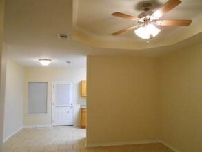 745 N Nicholson Ave, Unit 1 in Long Beach, MS - Foto de edificio - Building Photo
