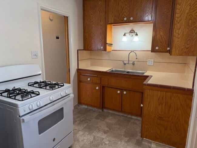 property at 1055 Thompson Ave