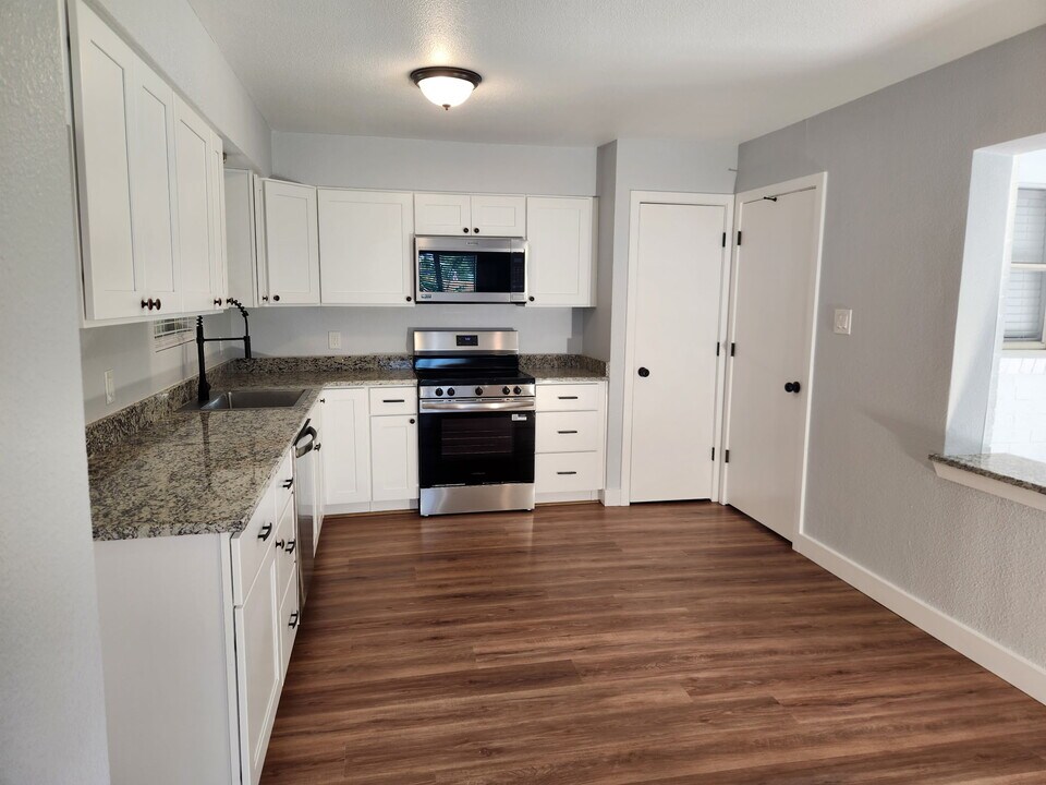 111 Gregory Dr in Heath, TX - Building Photo