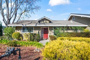 14541 Oak St in Saratoga, CA - Building Photo