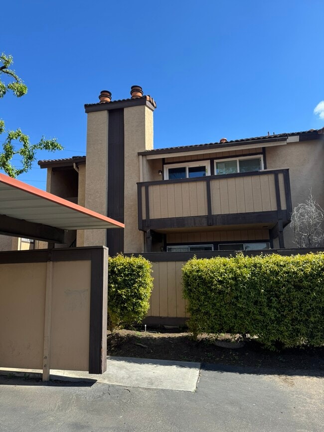 property at 1550 W Ashlan Ave