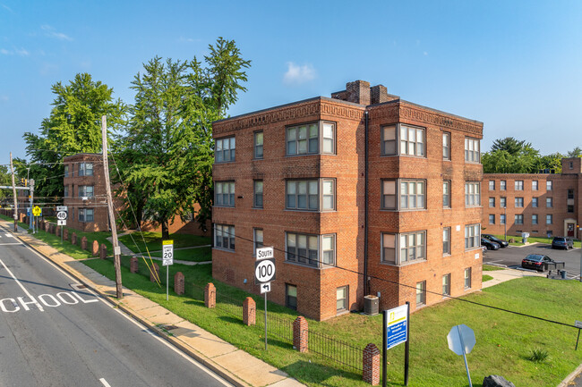 West Court Apartments in Wilmington, DE - Foto de edificio - Building Photo