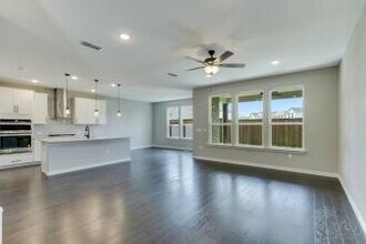 260 Lee Roy Jordan St in Irving, TX - Building Photo - Building Photo