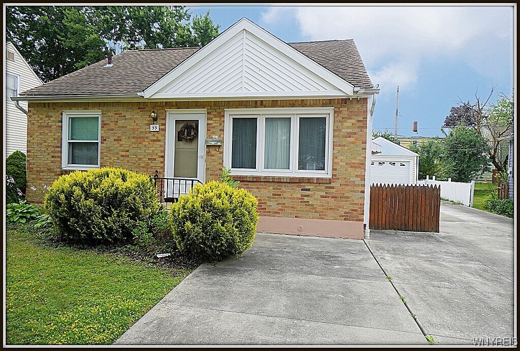 55 Cornell Ave in Buffalo, NY - Building Photo