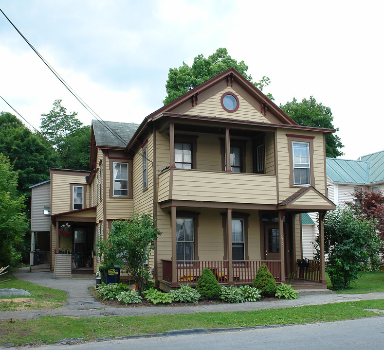 175 Beekman St in Saratoga Springs, NY - Building Photo