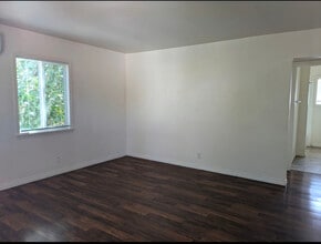 316 W Kettering St in Lancaster, CA - Building Photo - Building Photo
