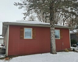 1317 6th St in Nevada, IA - Building Photo