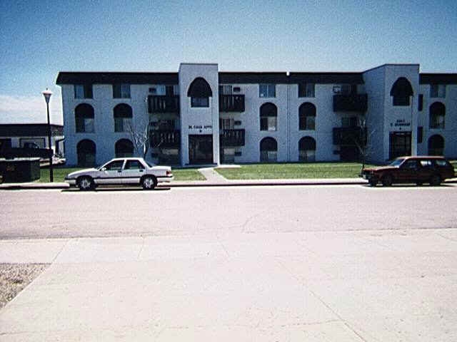 El Casa in Pierre, SD - Building Photo