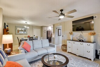 3800 Saxon Dr, Unit SI ID1308087P in New Smyrna Beach, FL - Foto de edificio - Building Photo