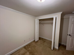 60 Harvard Ave, Unit B in Brookline, MA - Foto de edificio - Building Photo