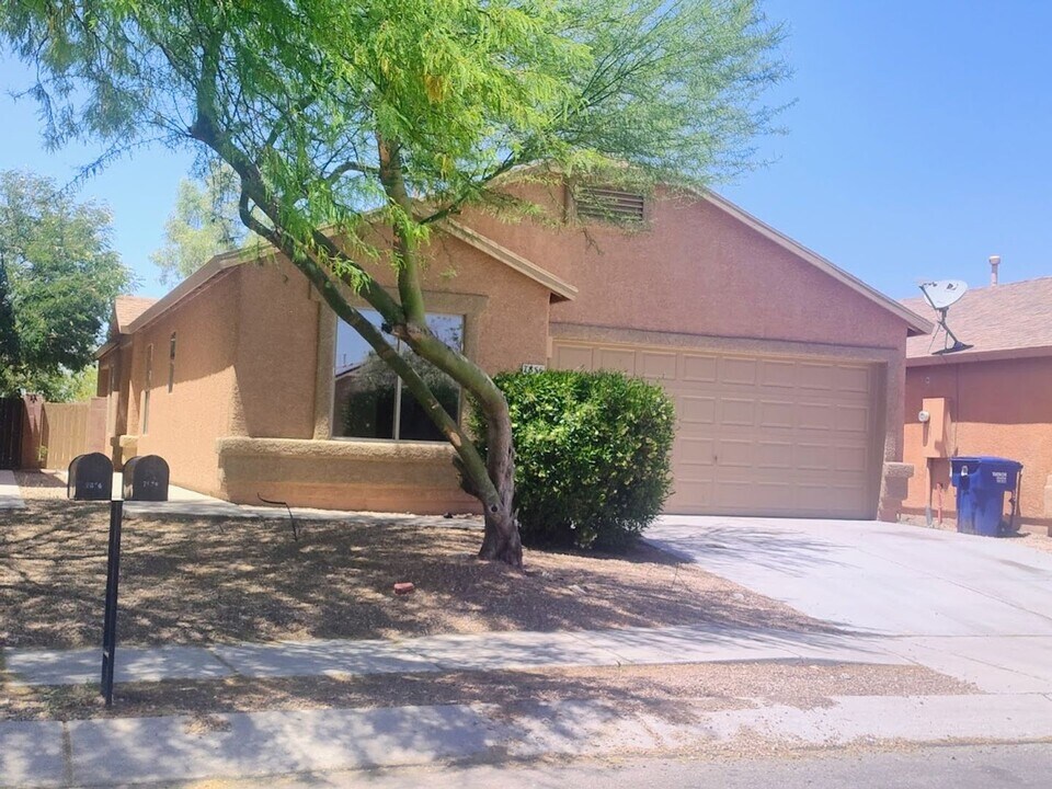 7856 S Baja Stone Ave in Tucson, AZ - Building Photo