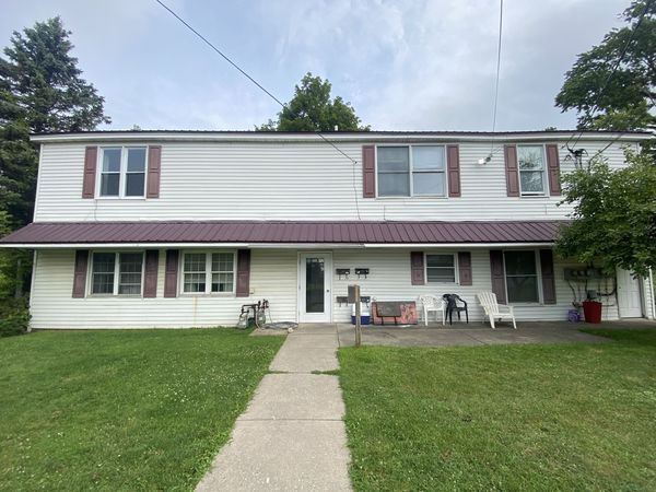 17 Cottage St in Auburn, NY - Building Photo