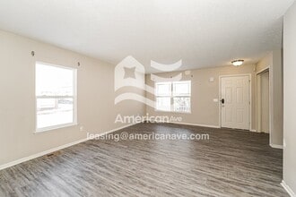 718 Euclid Ave in Akron, OH - Foto de edificio - Building Photo