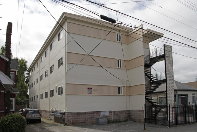 International Apartments in Oakland, CA - Building Photo - Building Photo