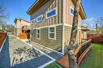 705 Blackson Ave in Austin, TX - Building Photo - Building Photo