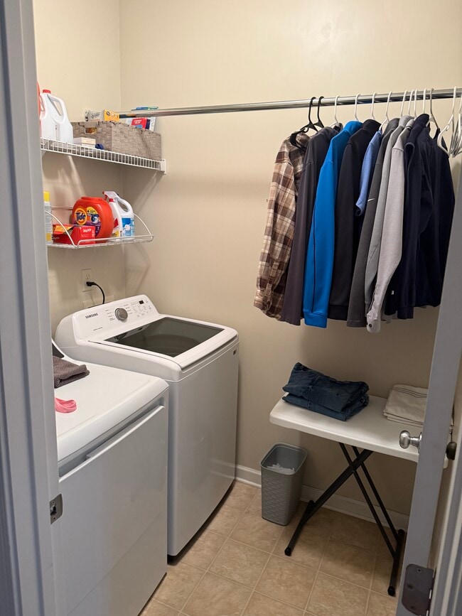 8311 Viewpoint Ln in Cornelius, NC - Foto de edificio - Building Photo