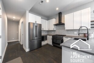 3253 N Elston Ave in Chicago, IL - Building Photo