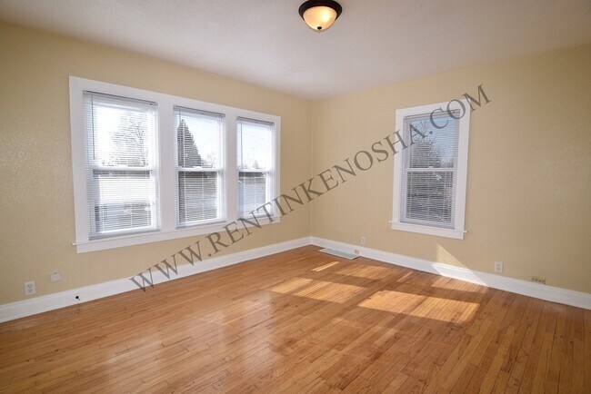 3502 67th St-Unit -Apt 2 in Kenosha, WI - Building Photo - Building Photo