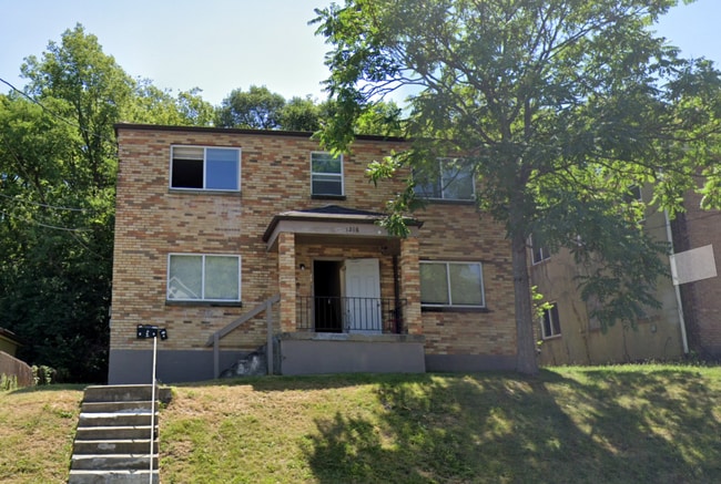 1218 Purcell Ave, Unit 4 in Cincinnati, OH - Building Photo - Building Photo