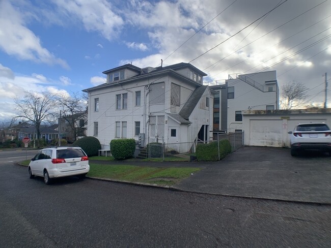 621 23rd Ave E in Seattle, WA - Building Photo - Building Photo