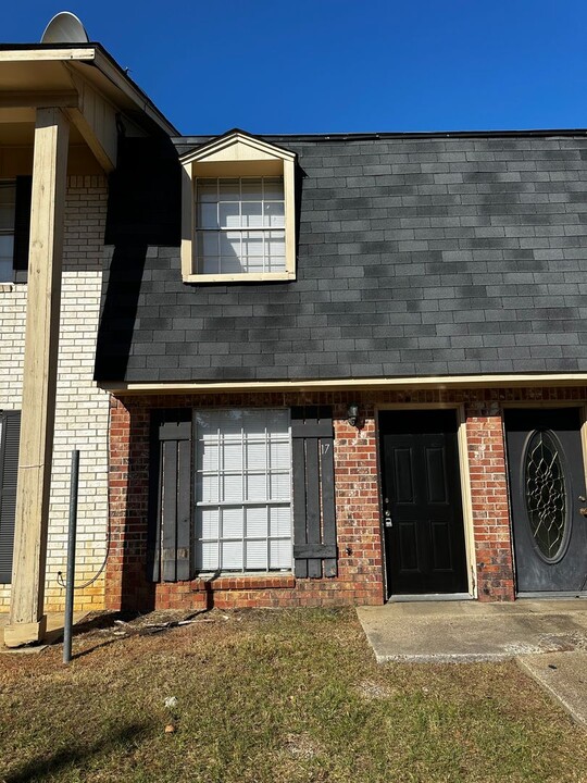 3735 Kriss Dr in Longview, TX - Building Photo