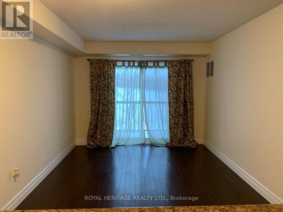 312 Spillsbury Dr in Peterborough, ON - Building Photo