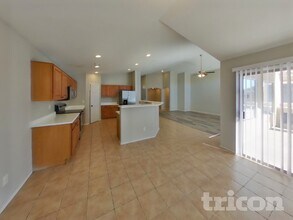 8625 W Chickasaw St in Tolleson, AZ - Foto de edificio - Building Photo