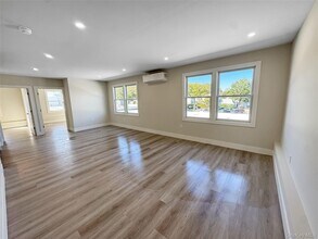 110 Jericho Tpke-Unit -2 in Mineola, NY - Building Photo - Building Photo