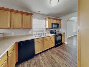 784 Aerostar Court in Avon, IN - Foto de edificio - Building Photo