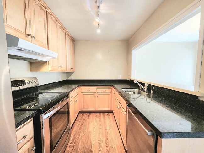 904 Peninsula Ave in San Mateo, CA - Building Photo - Building Photo