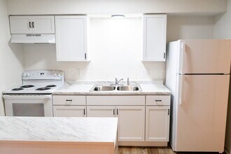 3120 E Governor John Sevier Hwy in Knoxville, TN - Building Photo - Building Photo