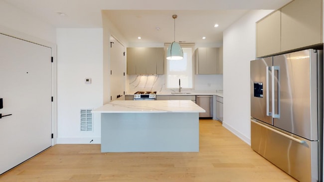 123 S Green St in Chicago, IL - Building Photo - Building Photo