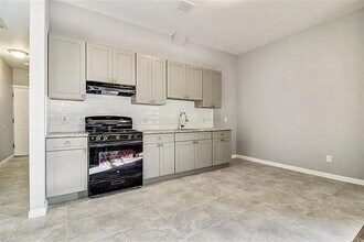 585 Bramhall Ave, Unit 3 in Jersey City, NJ - Foto de edificio - Building Photo