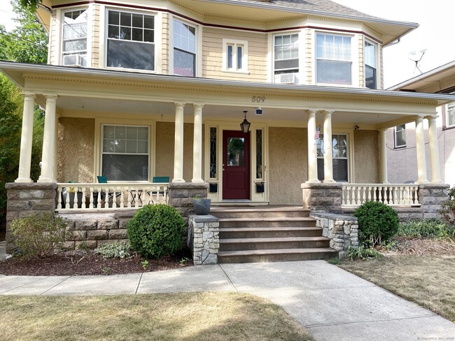 809 Edgewood Ave