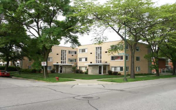 Ridgeway Park in Chicago, IL - Building Photo