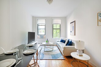 469 Columbus Ave in New York, NY - Building Photo - Building Photo