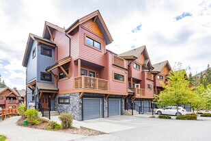 80 Dyrgas Gate in Canmore, AB - Building Photo
