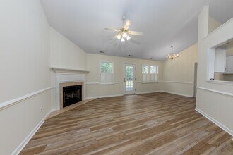 212 Derby Park Ave in New Bern, NC - Building Photo - Building Photo