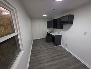 302 St Leonard Dr in Sauget, IL - Building Photo - Building Photo