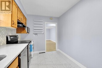 934 Smyth Rd in Ottawa, ON - Building Photo - Building Photo
