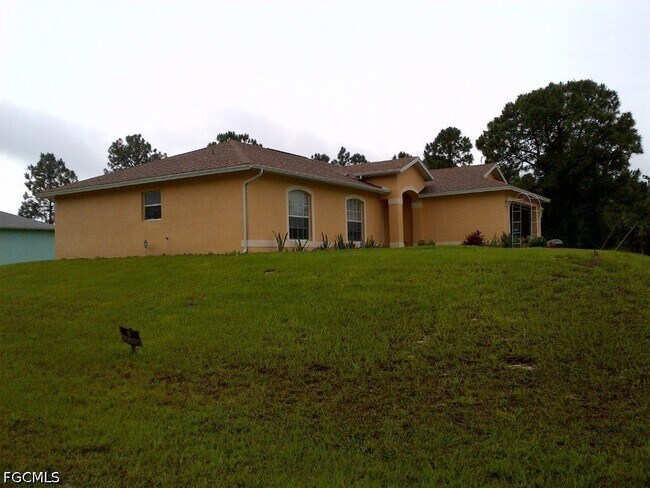 622 Grant Blvd in Lehigh Acres, FL - Building Photo - Building Photo