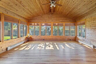 963 Garden Ln in Wheeling, IL - Building Photo - Building Photo