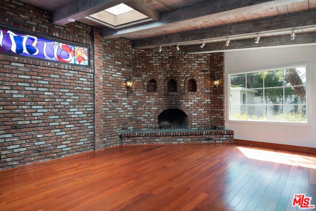 14842 Morrison St in Los Angeles, CA - Building Photo - Building Photo