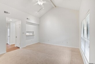 5243 Butter Creek Ln, Unit H07 in Baton Rouge, LA - Building Photo - Building Photo