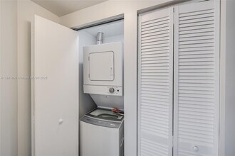 1604 SW 9th St in Miami, FL - Building Photo - Building Photo