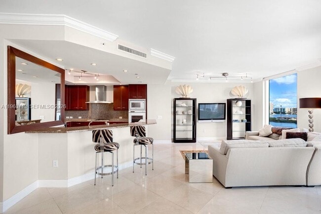 6000 Island Blvd in Aventura, FL - Building Photo - Building Photo