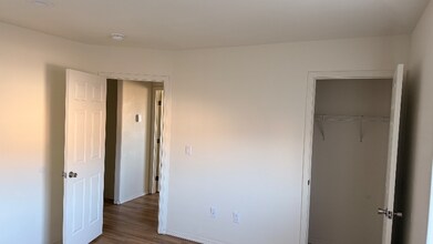 1323 S Monroe St, Unit G in Moses Lake, WA - Foto de edificio - Building Photo